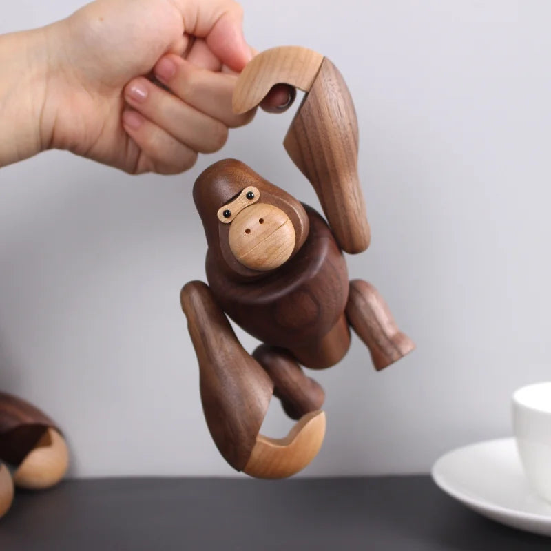 Pandas y Gorilla en escultura de madera .