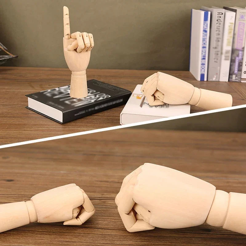 Mano Humana Articulada de Madera .