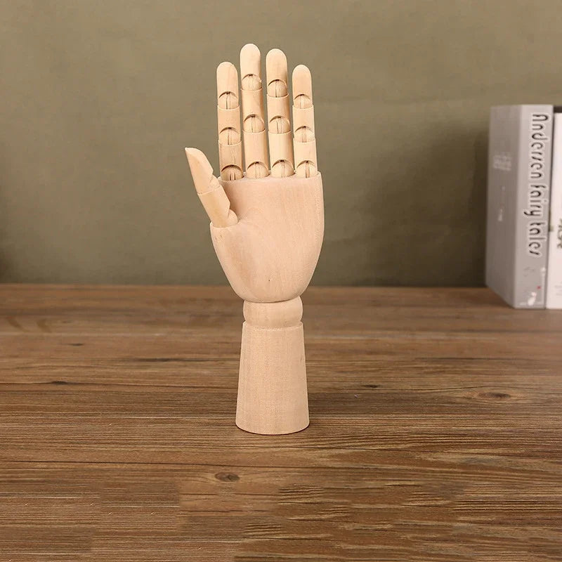 Mano Humana Articulada de Madera .